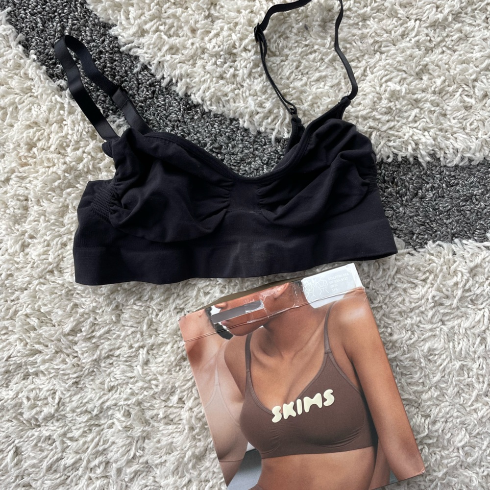 SKIMS NEW Black Sculpting Bra!! - Picture 6 of 10